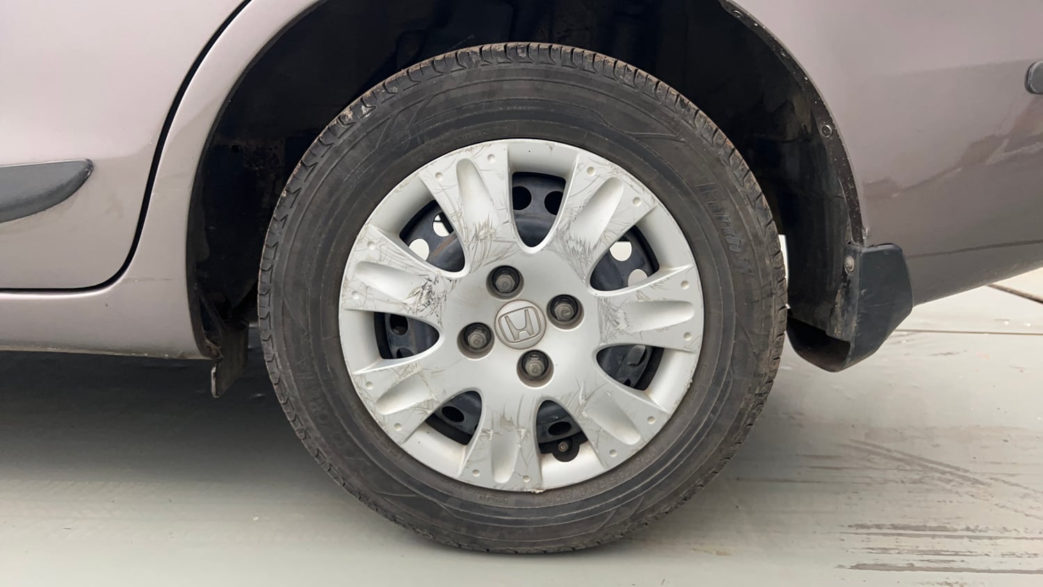 Used 2013 Honda Amaze 1.2 S i-VTEC Petrol Manual tyres LEFT REAR TYRE RIM VIEW