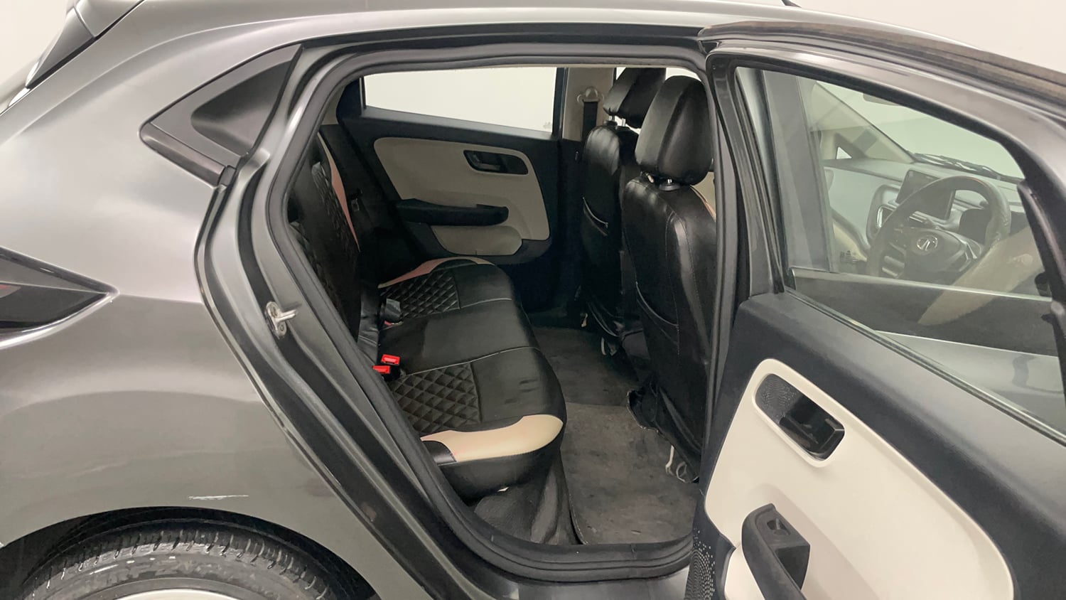 Used 2022 Tata Altroz XM Plus Petrol Petrol Manual interior RIGHT SIDE REAR DOOR CABIN VIEW