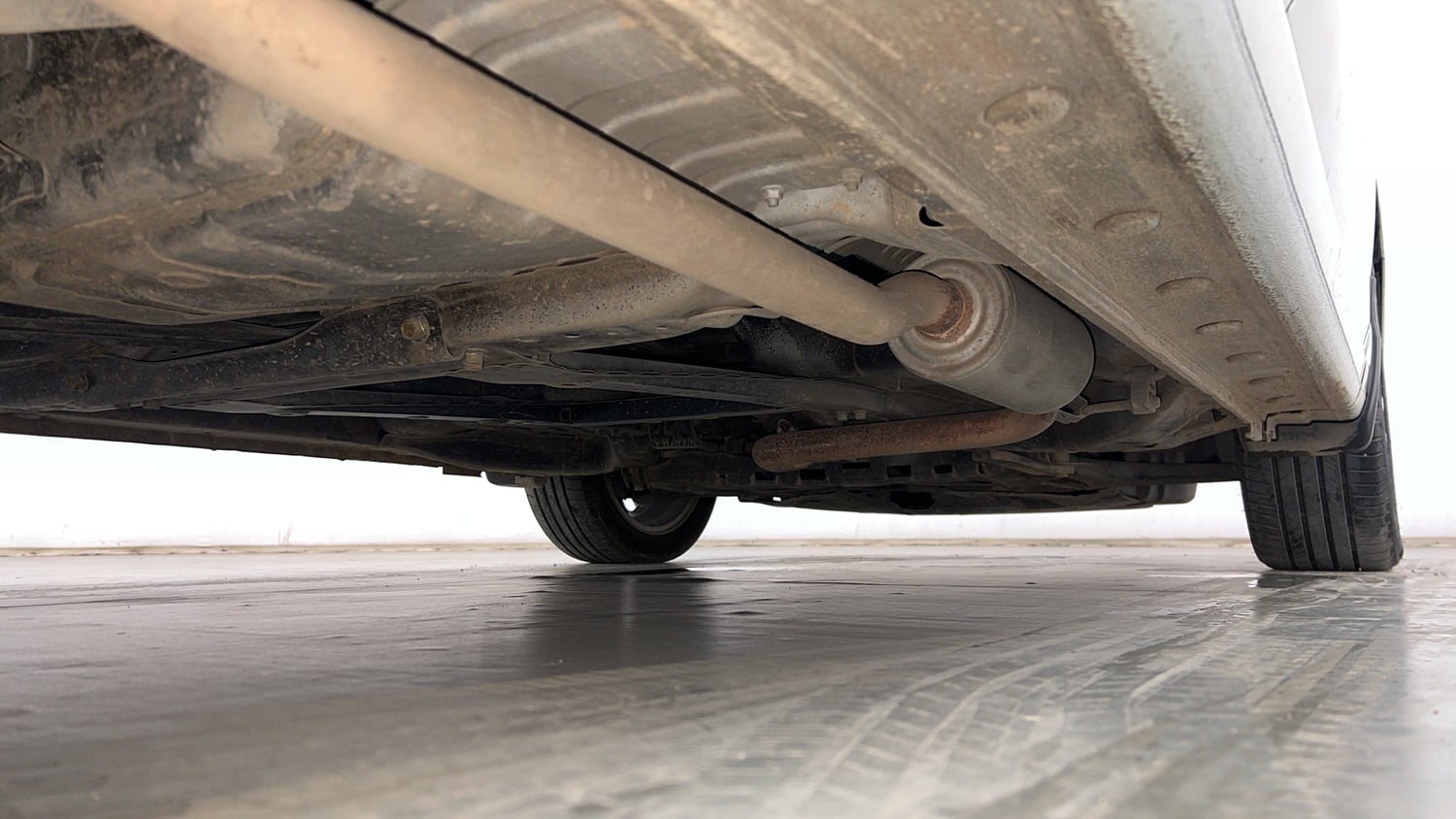 Used 2023 Honda City ZX Petrol CVT Petrol Automatic extra REAR RIGHT UNDERBODY VIEW