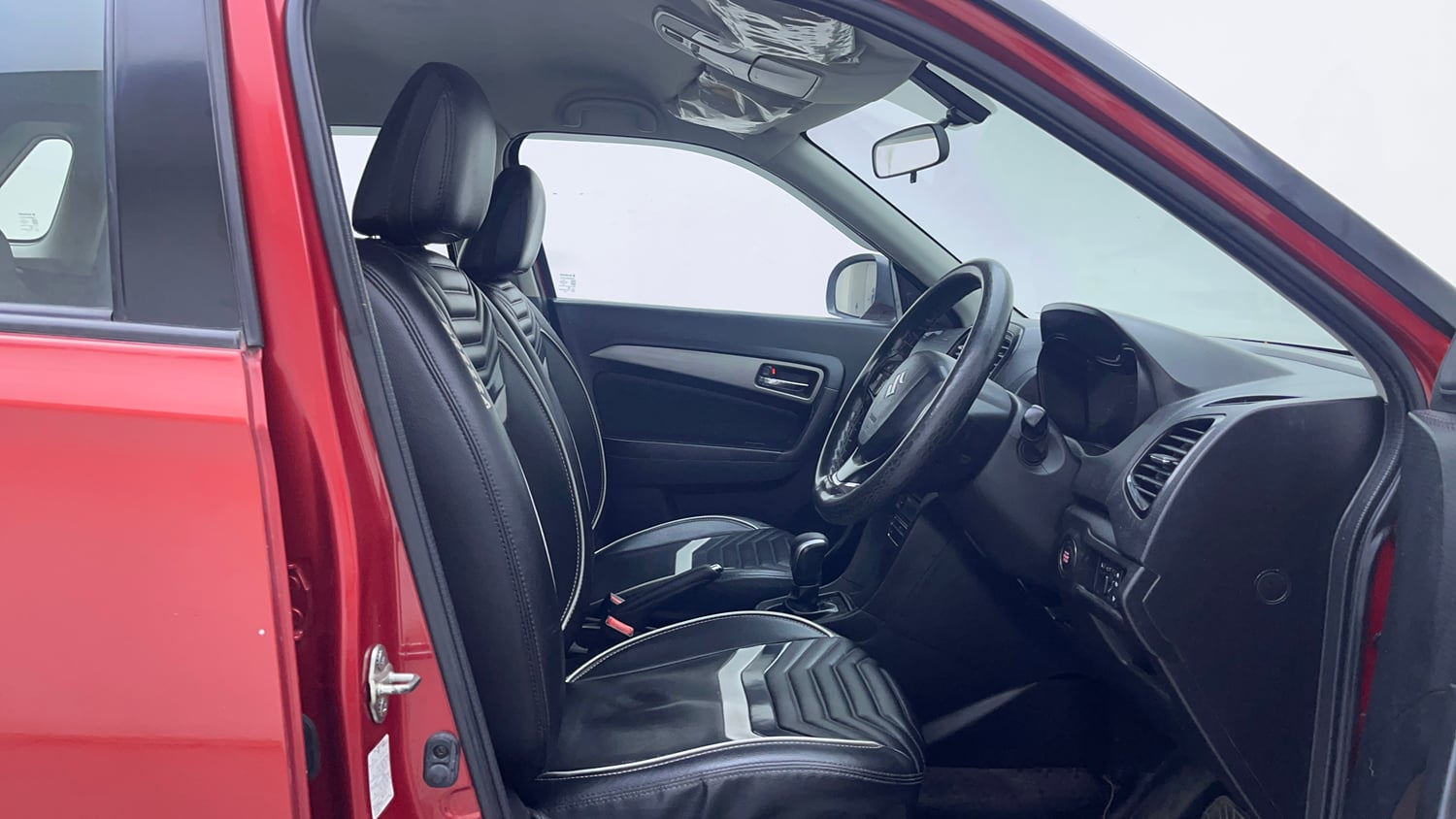 Used 2019 maruti-suzuki Vitara Brezza ZDi Plus Dual Tone AGS Diesel Automatic interior RIGHT SIDE FRONT DOOR CABIN VIEW