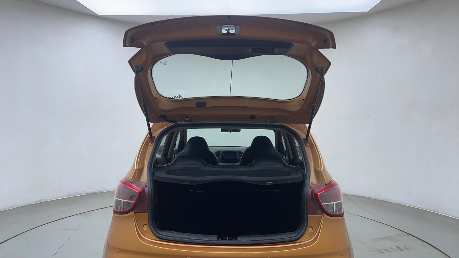 Used 2018 Hyundai Grand i10 Magna 1.2 Kappa VTVT Petrol Manual interior DICKY DOOR OPEN VIEW