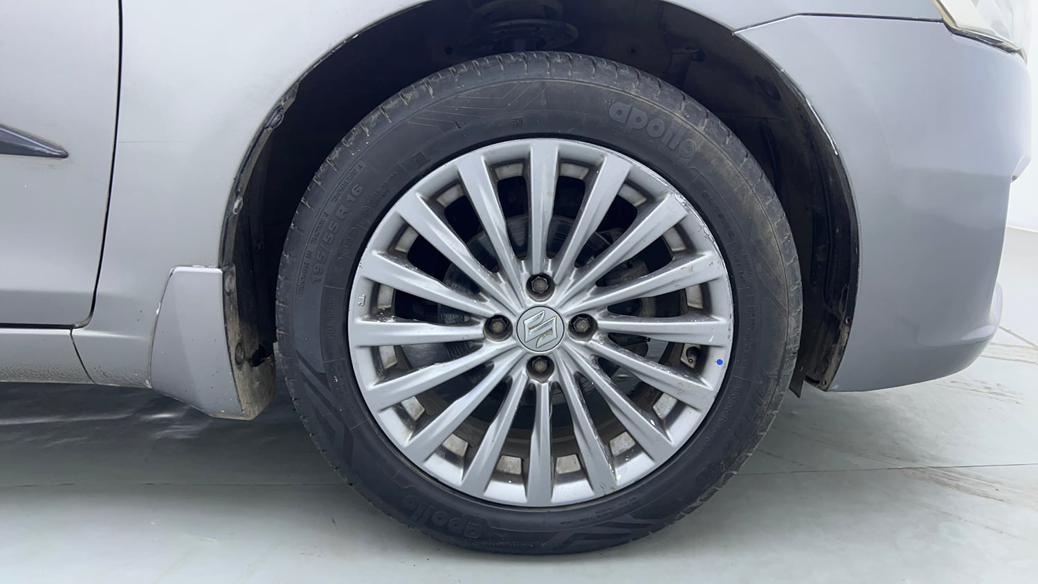 Used 2018 Maruti Suzuki Ciaz Alpha 1.4 MT Petrol Manual tyres RIGHT FRONT TYRE RIM VIEW