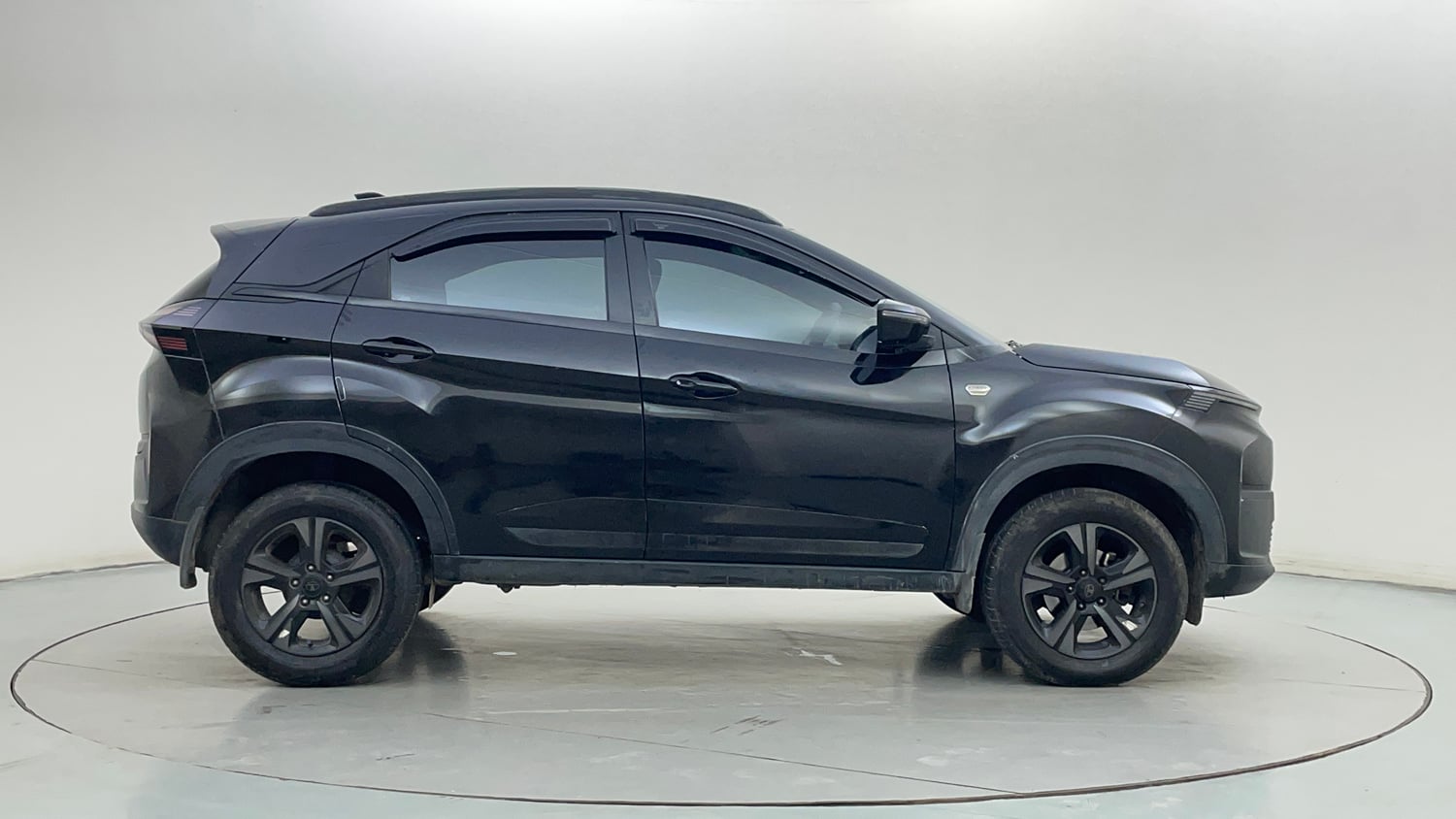 Used 2024 Tata Nexon Creative 1.2 Petrol 6MT Dark Edition Petrol Manual exterior RIGHT SIDE VIEW