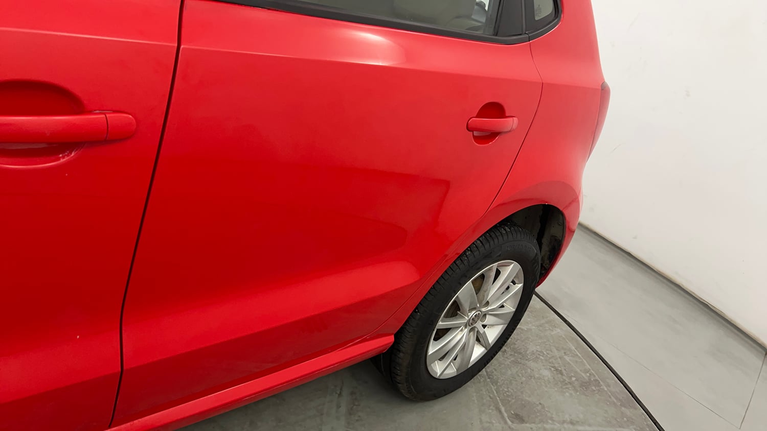 Used 2016 Volkswagen Polo Highline1.2L (P) Petrol Manual dents MINOR SCRATCH
