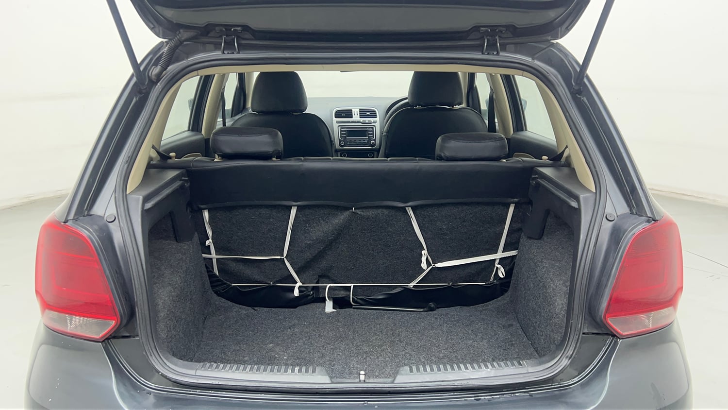 Used 2015 Volkswagen Polo Highline1.2L (P) Petrol Manual interior DICKY INSIDE VIEW