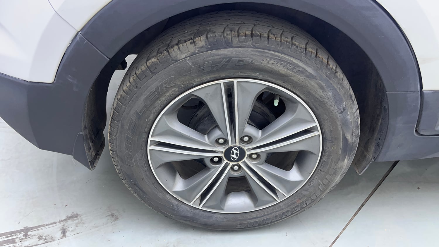 Used 2017 Hyundai Creta SX 1.6 CRDI (O) Diesel Manual tyres RIGHT REAR TYRE RIM VIEW