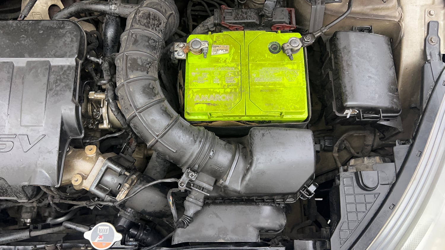 Used 2012 Hyundai i20 Asta 1.4 CRDI Diesel Manual engine ENGINE LEFT SIDE VIEW