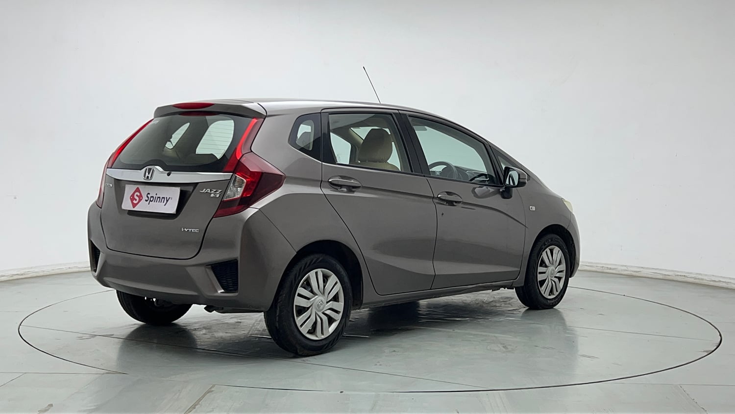 Used 2015 Honda Jazz S MT Petrol Manual exterior RIGHT REAR CORNER VIEW