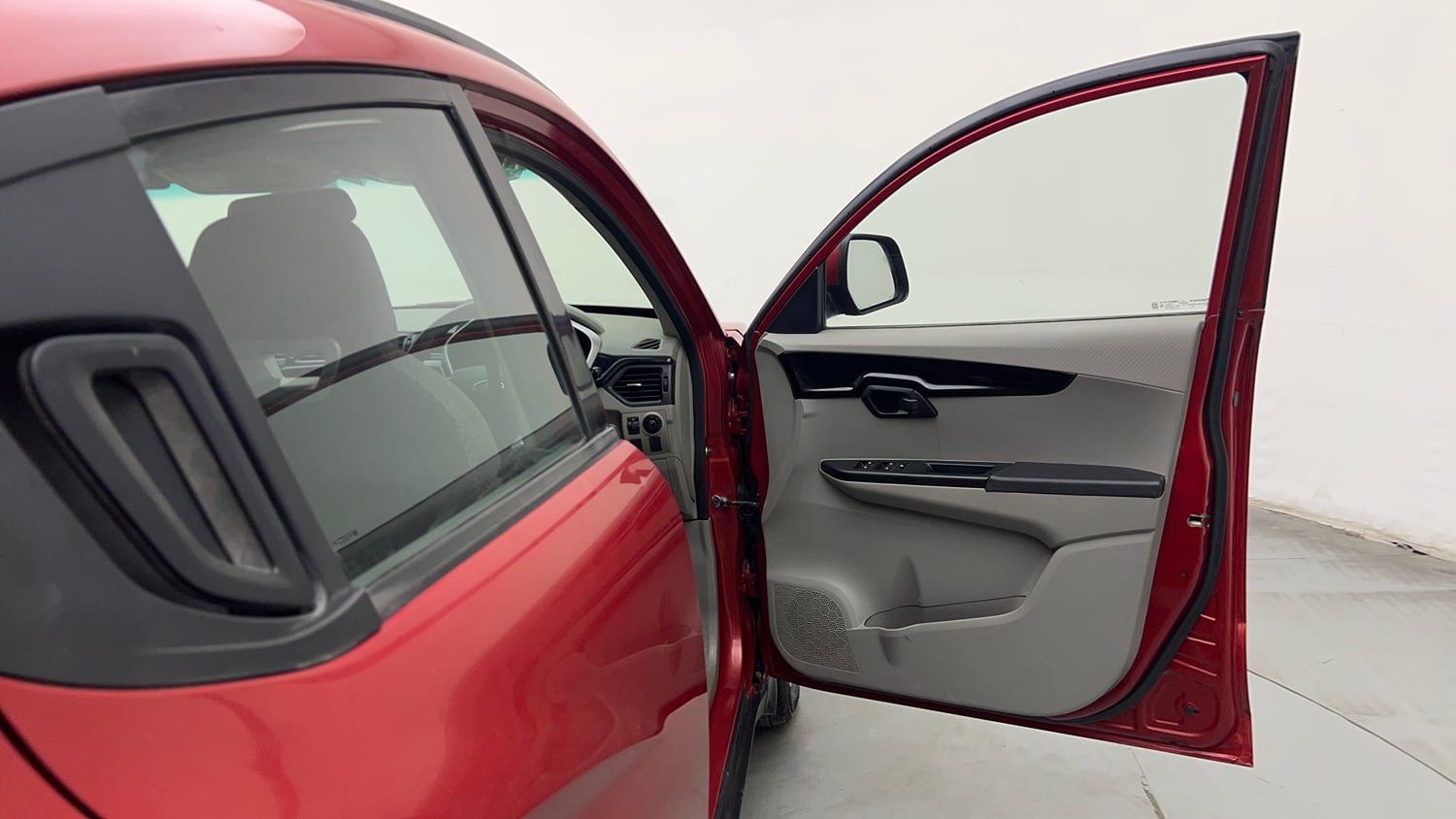 Used 2016 Mahindra KUV100 K6+ 6 STR Petrol Manual interior RIGHT FRONT DOOR OPEN VIEW
