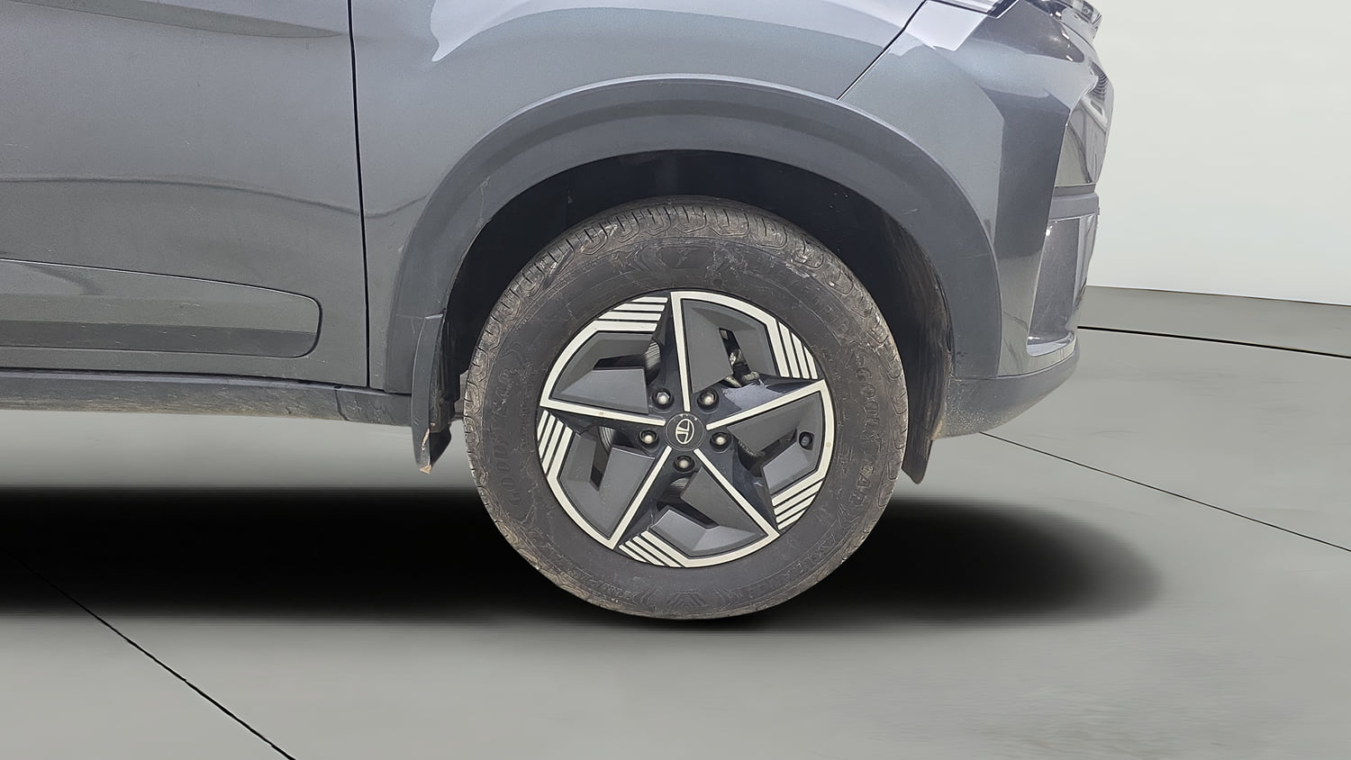 Used 2024 Tata Nexon Creative Plus 1.2 Revotron Petrol 6MT Petrol Manual tyres RIGHT FRONT TYRE RIM VIEW