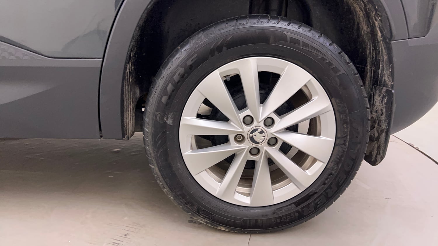 Used 2026 Skoda Kylaq Signature AT Petrol Automatic tyres LEFT REAR TYRE RIM VIEW