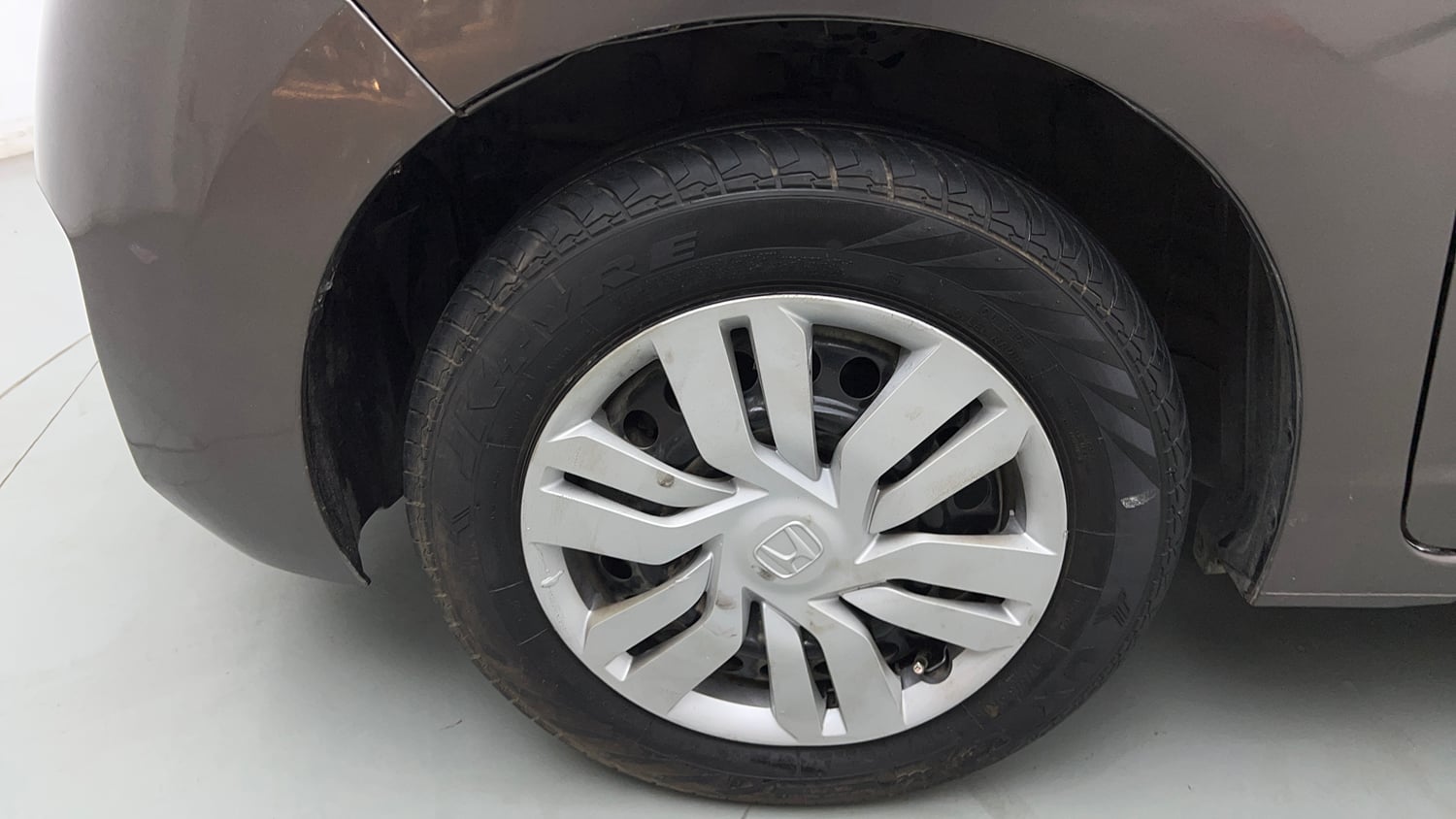 Used 2015 Honda Jazz S MT Petrol Manual tyres LEFT FRONT TYRE RIM VIEW