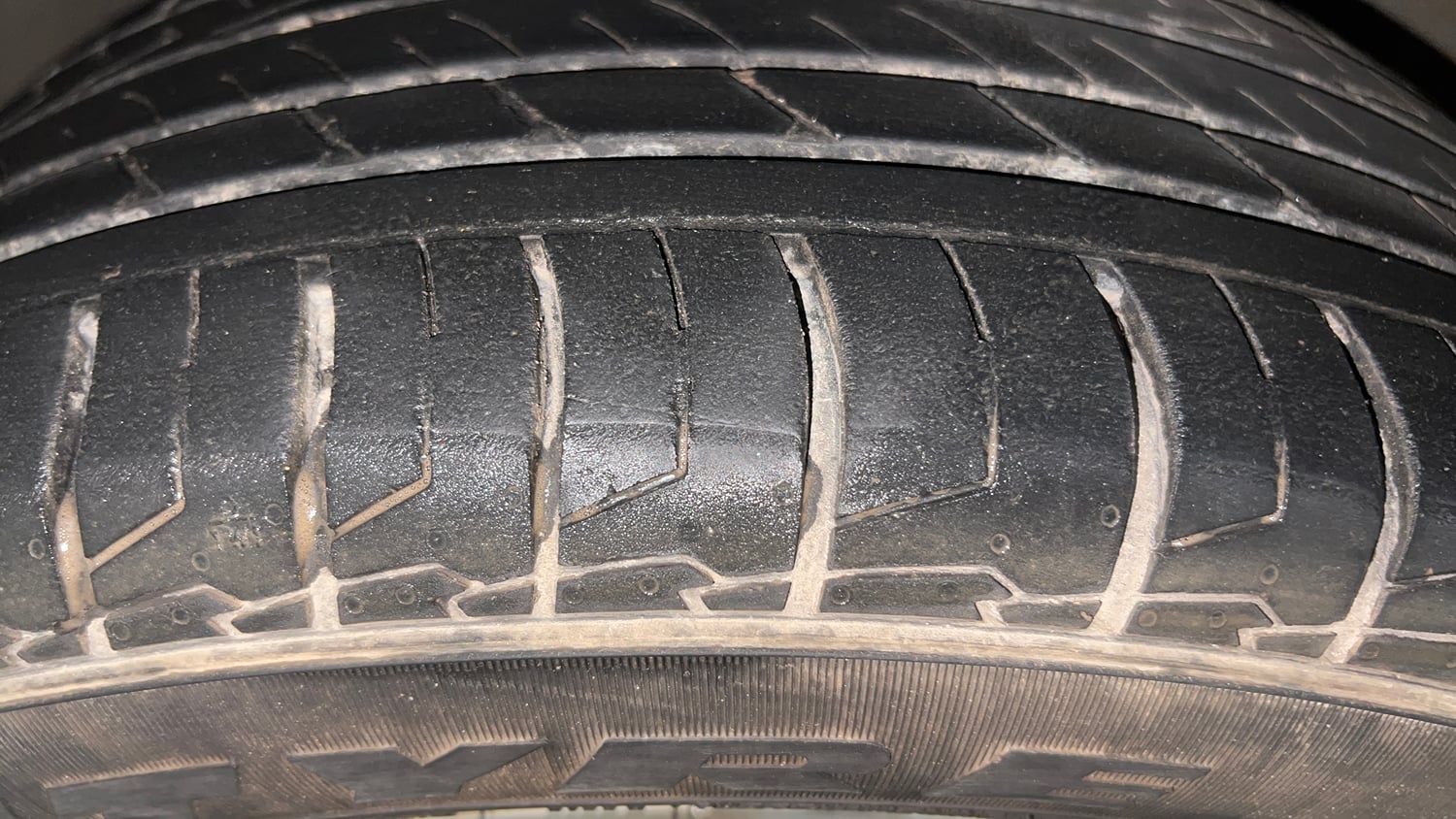 Used 2023 Hyundai Creta SX 1.5 Petrol Petrol Manual tyres LEFT FRONT TYRE TREAD VIEW