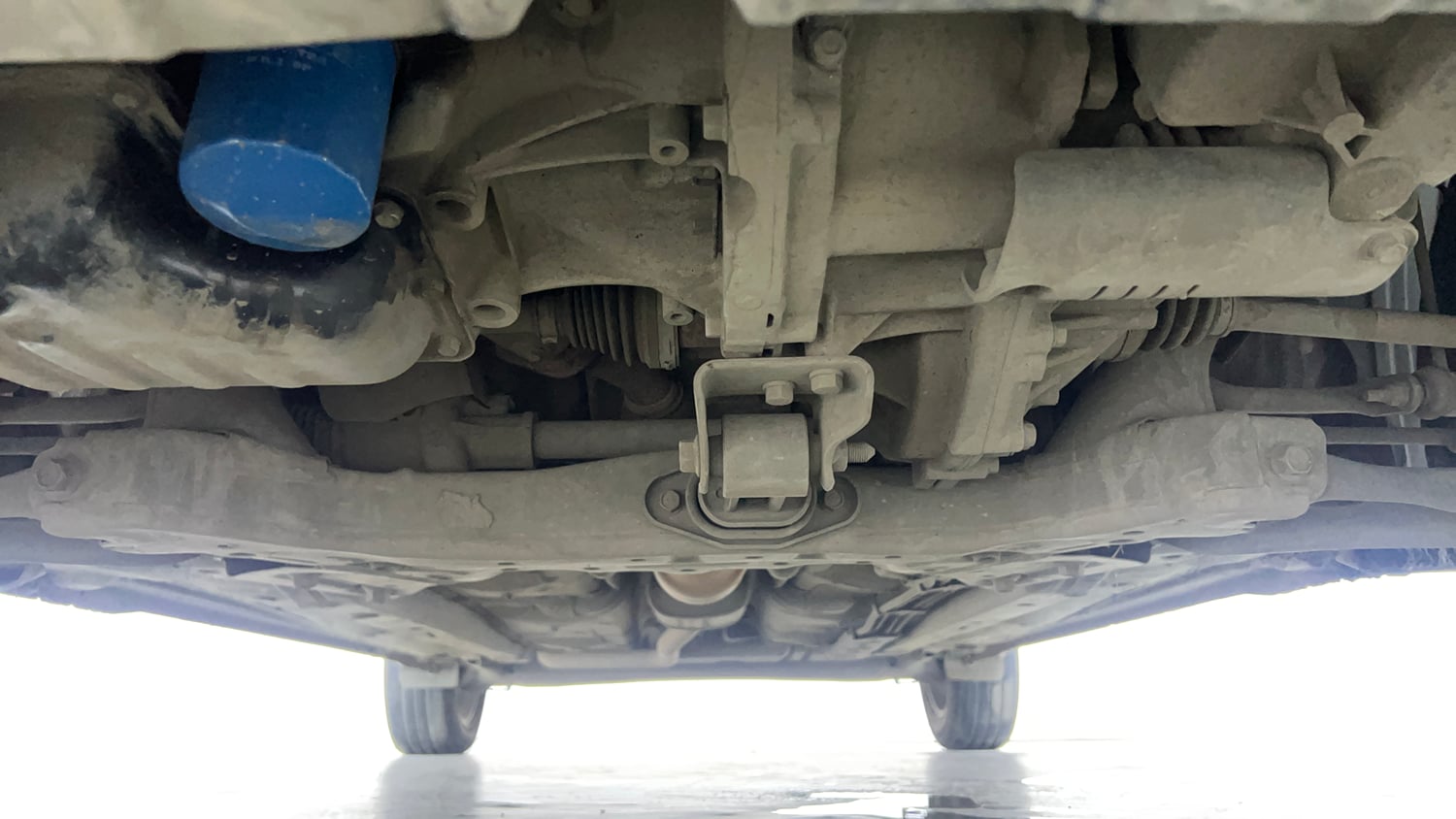 Used 2021 Hyundai Aura SX Plus 1.2 AMT Petrol Petrol Automatic extra FRONT LEFT UNDERBODY VIEW