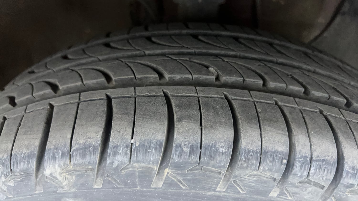 Used 2017 Hyundai Elite i20 Asta 1.2 Petrol Manual tyres RIGHT FRONT TYRE TREAD VIEW