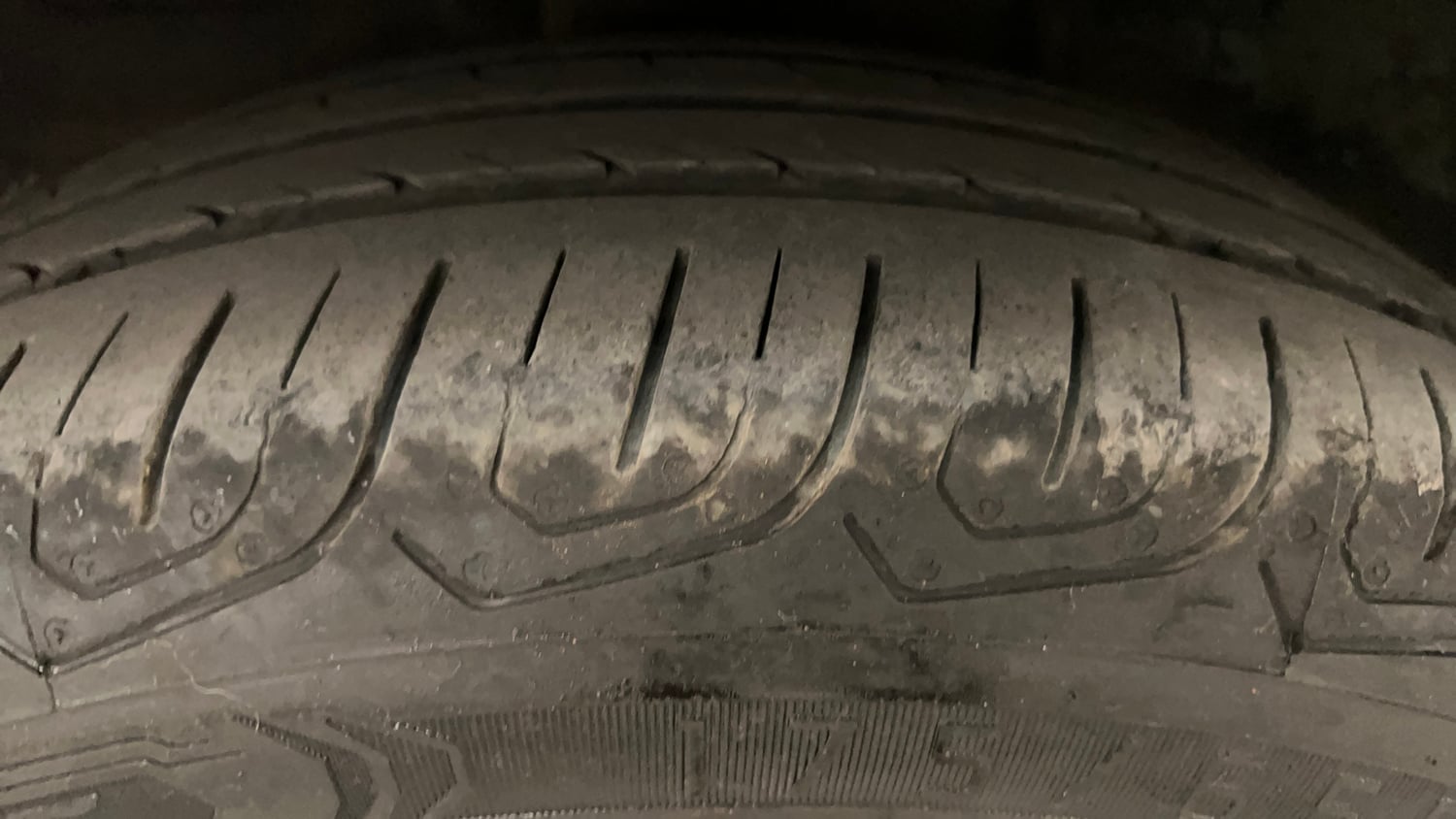 Used 2024 Hyundai Exter SX 1.2 CNG MT Cng Manual tyres RIGHT REAR TYRE TREAD VIEW