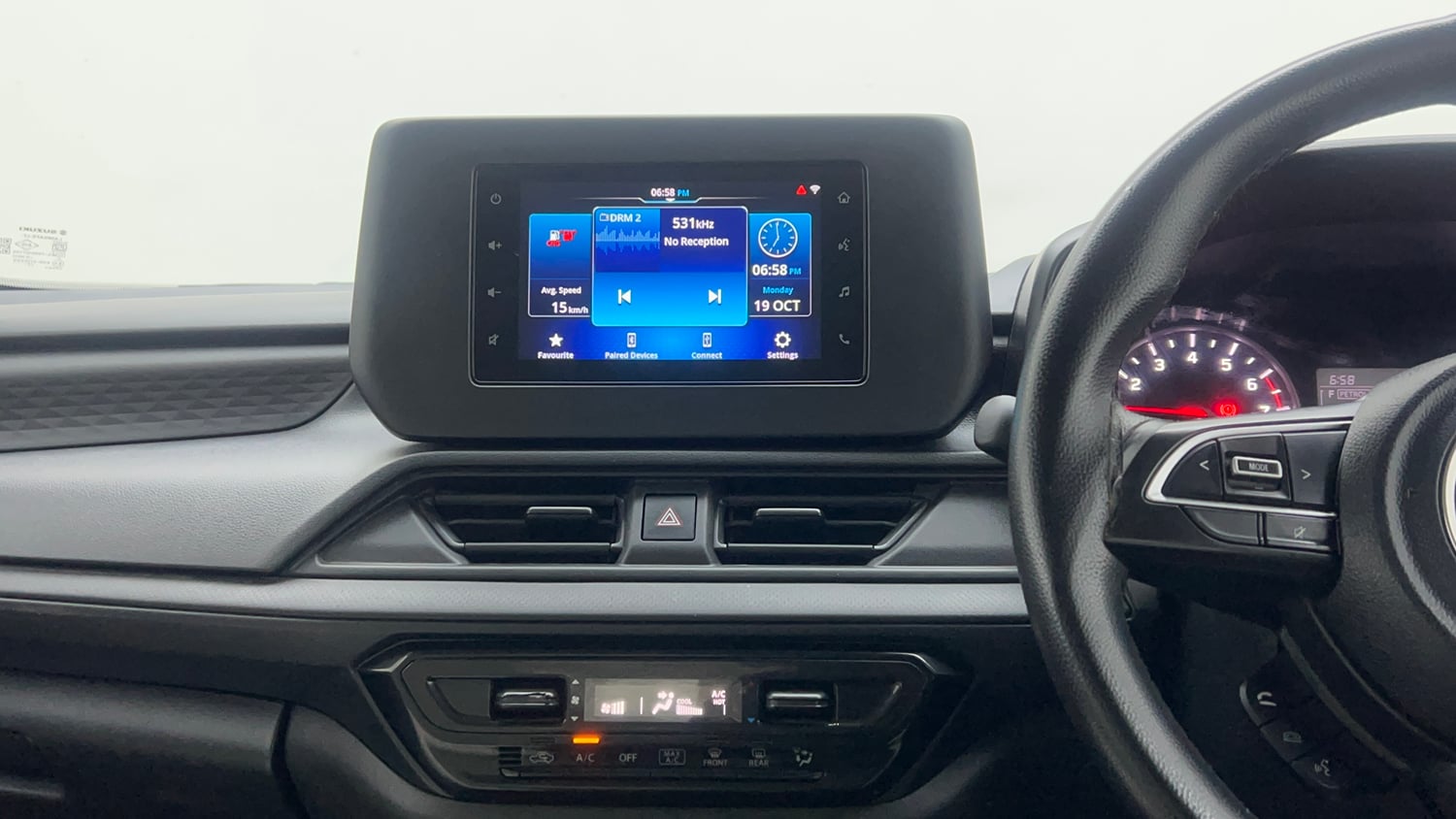Used 2025 Maruti Suzuki Swift VXi CNG Cng Manual interior MUSIC SYSTEM & AC CONTROL VIEW