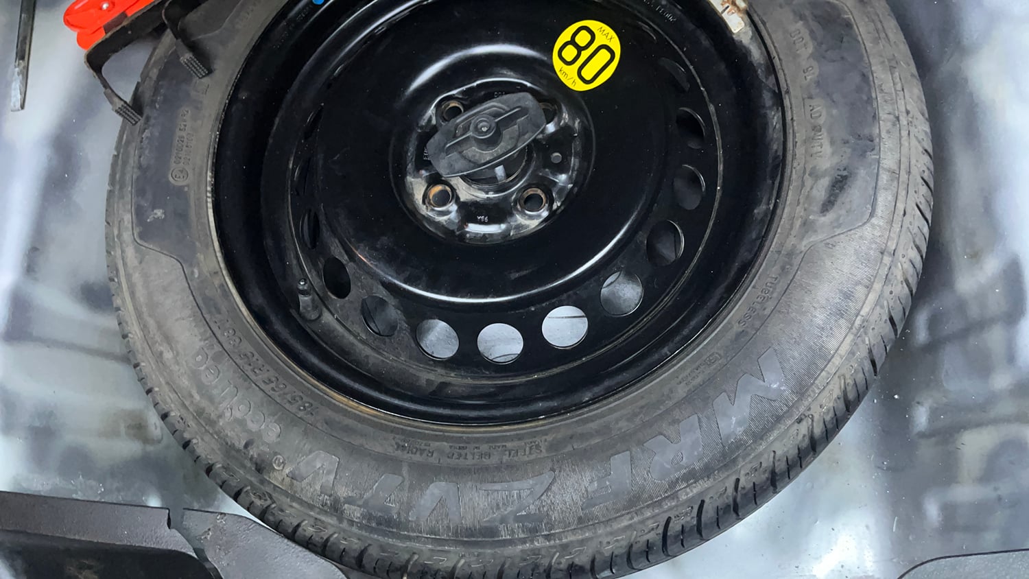 Used 2020 Toyota Glanza V CVT Petrol Automatic tyres SPARE TYRE VIEW