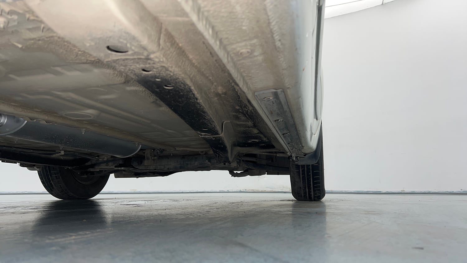 Used 2018 Maruti Suzuki Dzire VXi AMT Petrol Automatic extra REAR RIGHT UNDERBODY VIEW