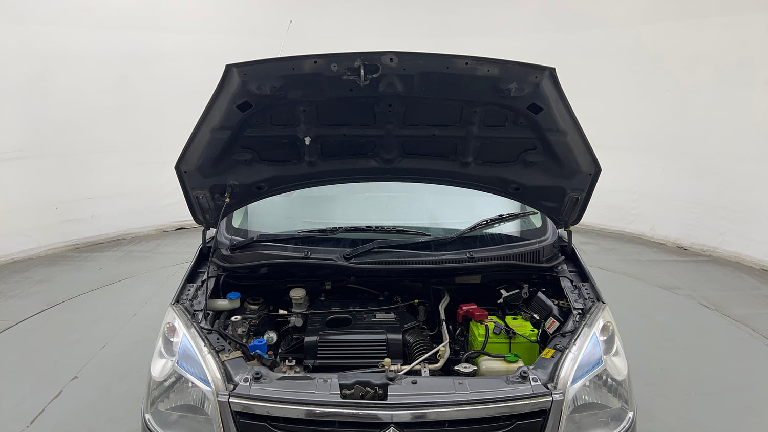 Used 2017 Maruti Suzuki Wagon R 1.0 LXI CNG (outside fitted) Cng Manual engine ENGINE & BONNET OPEN FRONT VIEW