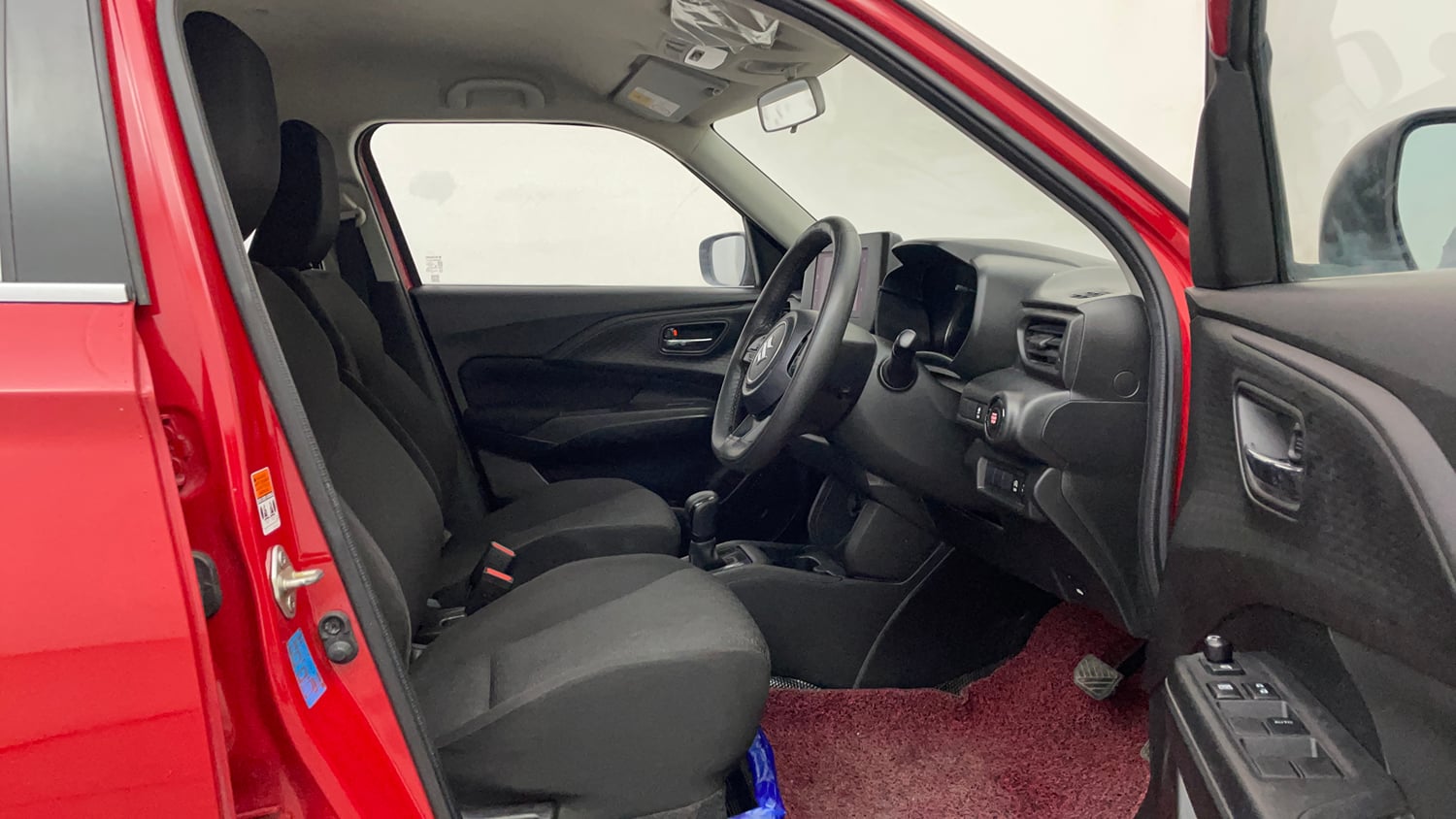 Used 2024 Maruti Suzuki Swift VXi (O) AMT Petrol Automatic interior RIGHT SIDE FRONT DOOR CABIN VIEW