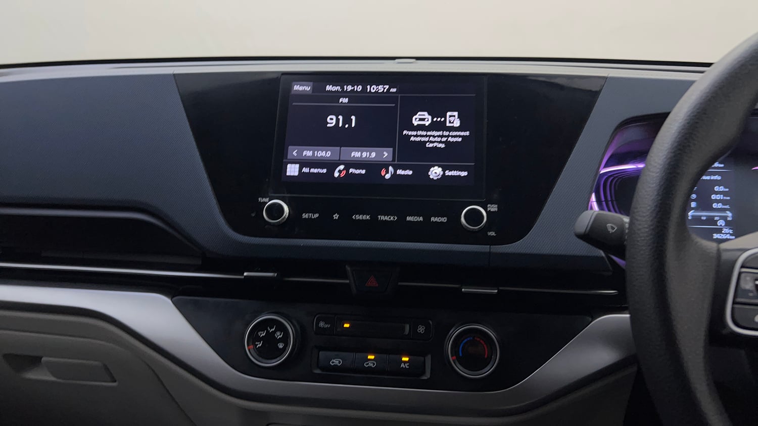 Used 2025 Kia Carens Premium (O) 1.5 Petrol 7 STR Petrol Manual top_features Integrated (in-dash) music system