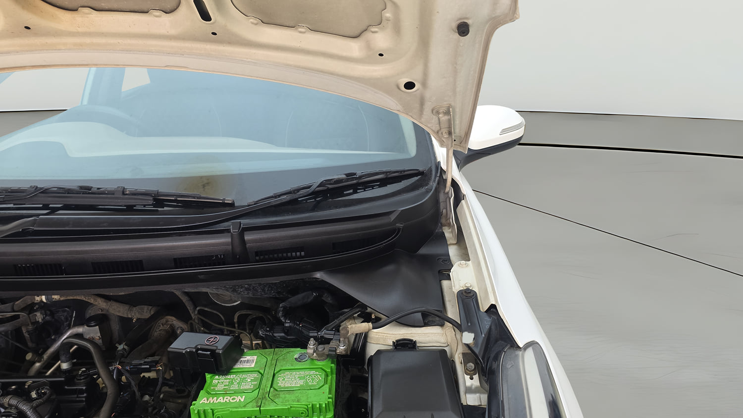 Used 2019 Hyundai Elite i20 Asta 1.2 (O) Petrol Manual engine ENGINE LEFT SIDE HINGE & APRON VIEW
