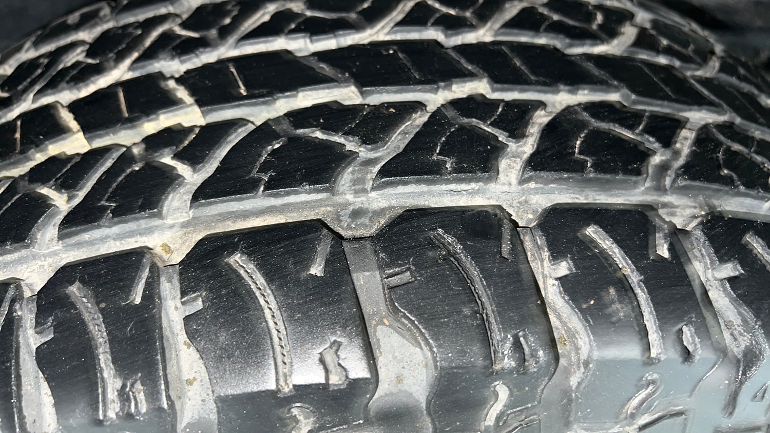 Used 2021 mahindra Thar LX Hard Top Petrol MT 4WD Petrol Manual tyres LEFT REAR TYRE TREAD VIEW