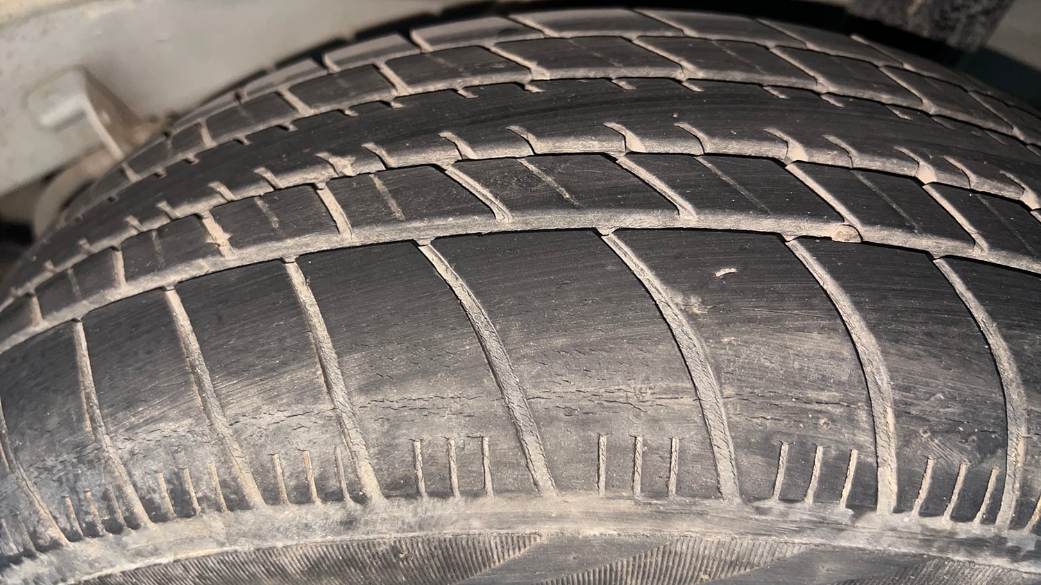 Used 2022 Honda Amaze S MT 1.2 Petrol Petrol Manual tyres LEFT REAR TYRE TREAD VIEW