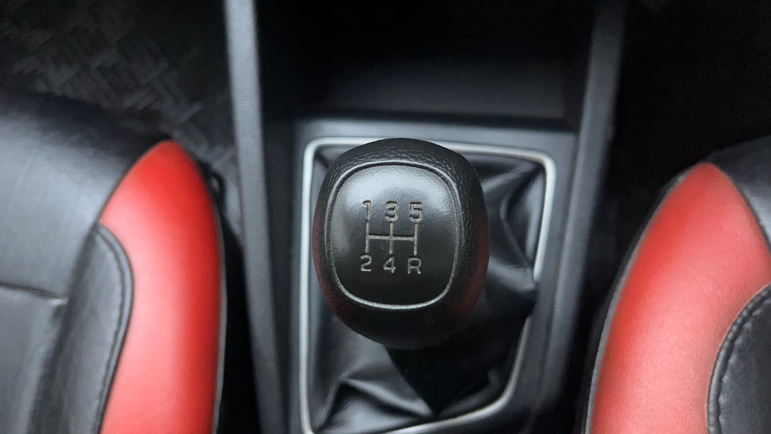 Used 2020 Hyundai Elite i20 Sportz Plus 1.2 Petrol Manual interior GEAR  KNOB VIEW
