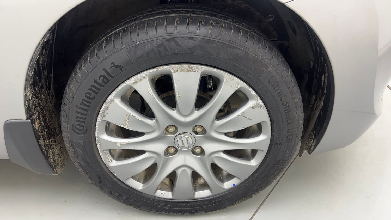 Used 2017 Maruti Suzuki Baleno Alpha 1.2 Petrol Manual tyres RIGHT FRONT TYRE RIM VIEW