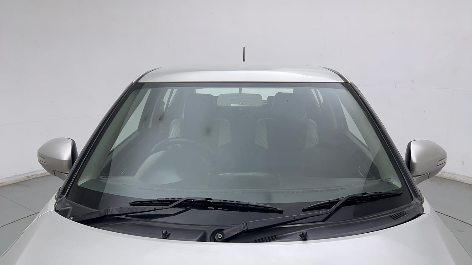 Used 2015 Maruti Suzuki Swift VXi Petrol Manual exterior FRONT WINDSHIELD VIEW