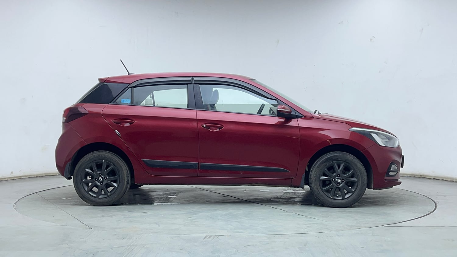 Used 2020 Hyundai Elite i20 Sportz Plus 1.2 Petrol Manual exterior RIGHT SIDE VIEW