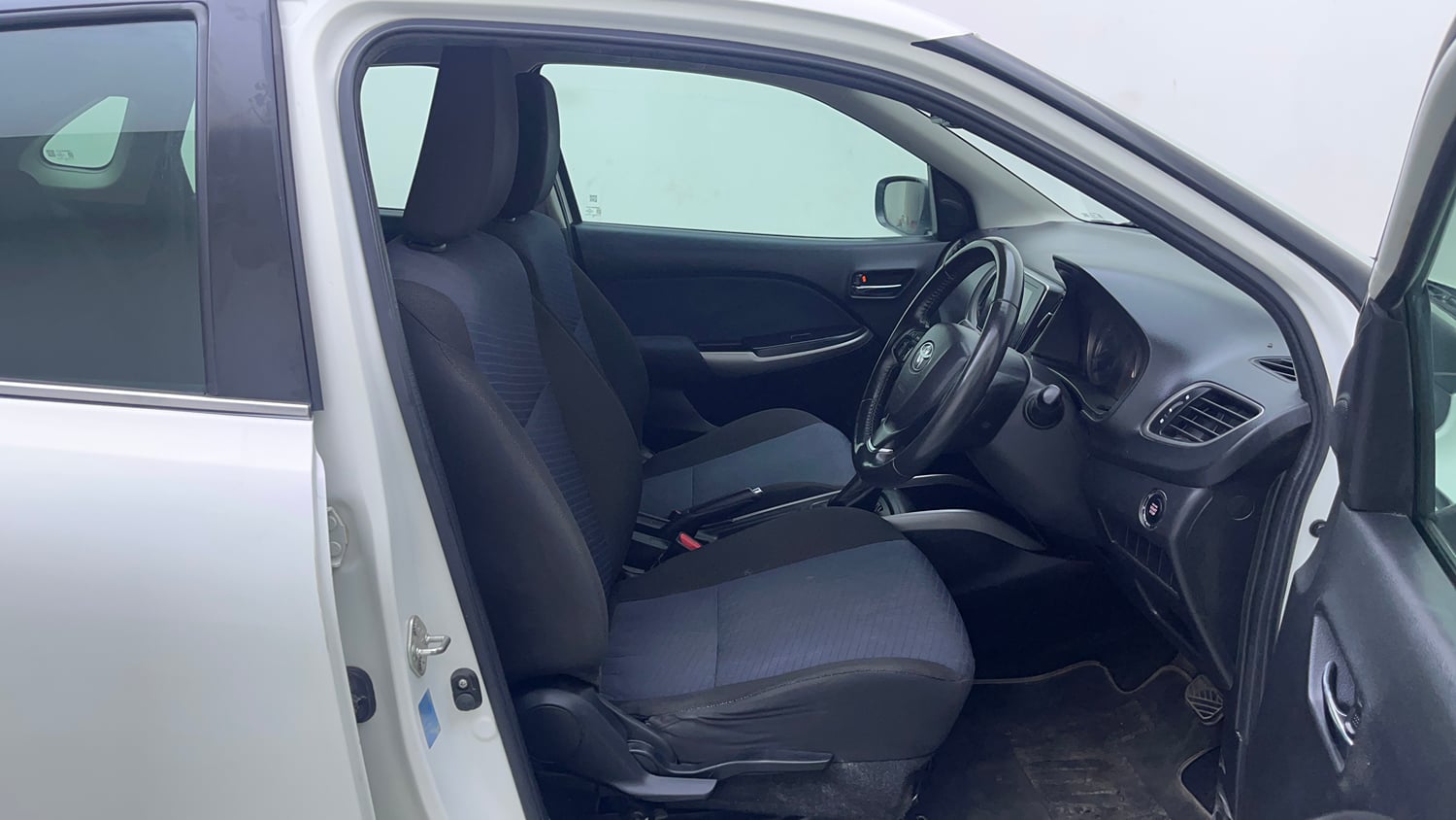 Used 2020 Toyota Glanza V CVT Petrol Automatic interior RIGHT SIDE FRONT DOOR CABIN VIEW