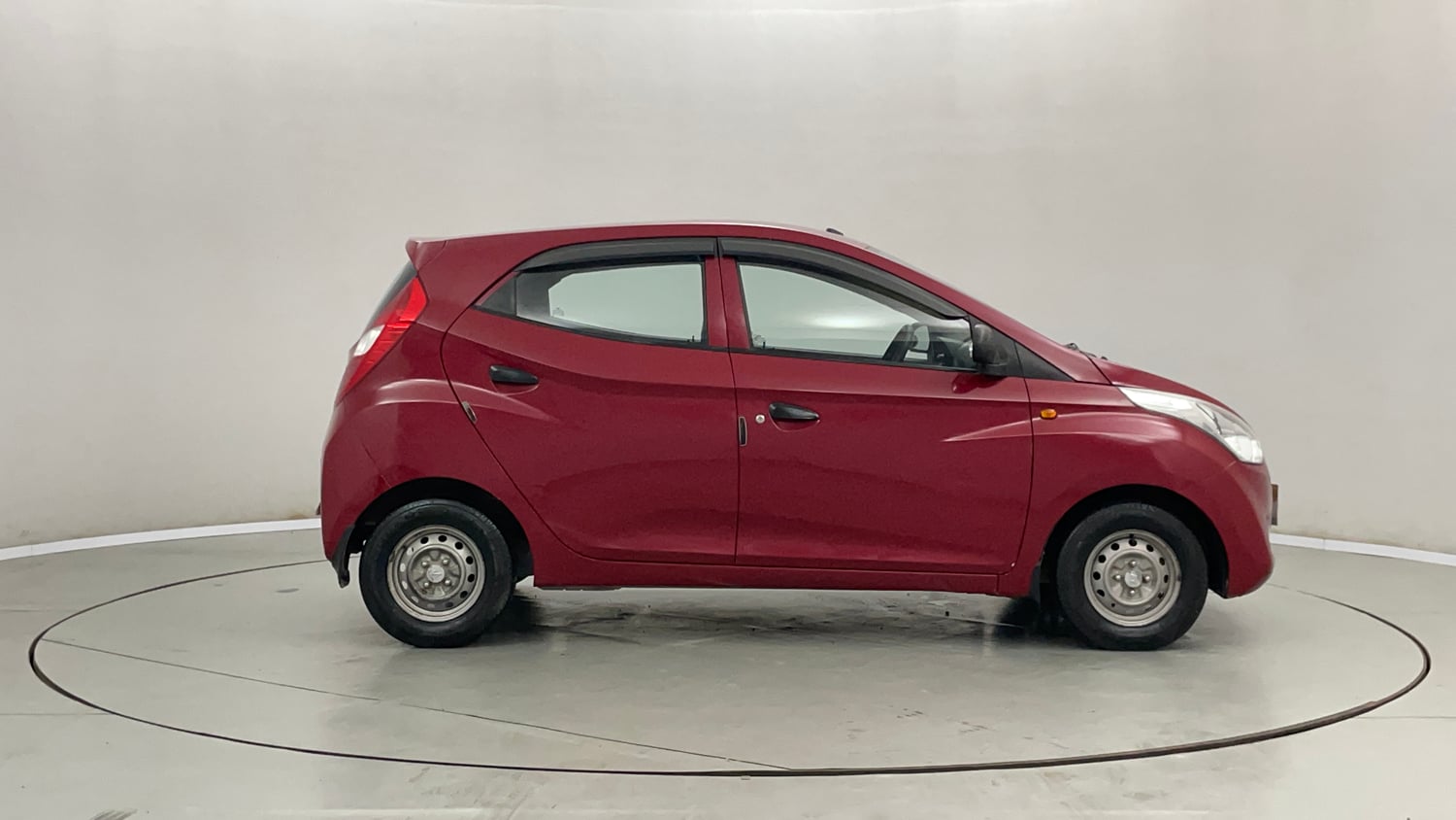 Used 2017 Hyundai Eon Era + Petrol Manual exterior RIGHT SIDE VIEW