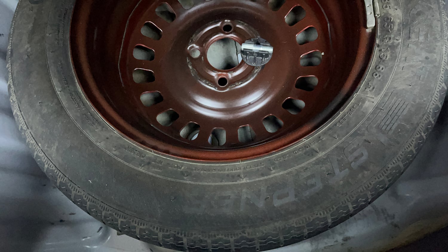 Used 2021 Nissan Magnite XV Turbo CVT Petrol Automatic tyres SPARE TYRE VIEW