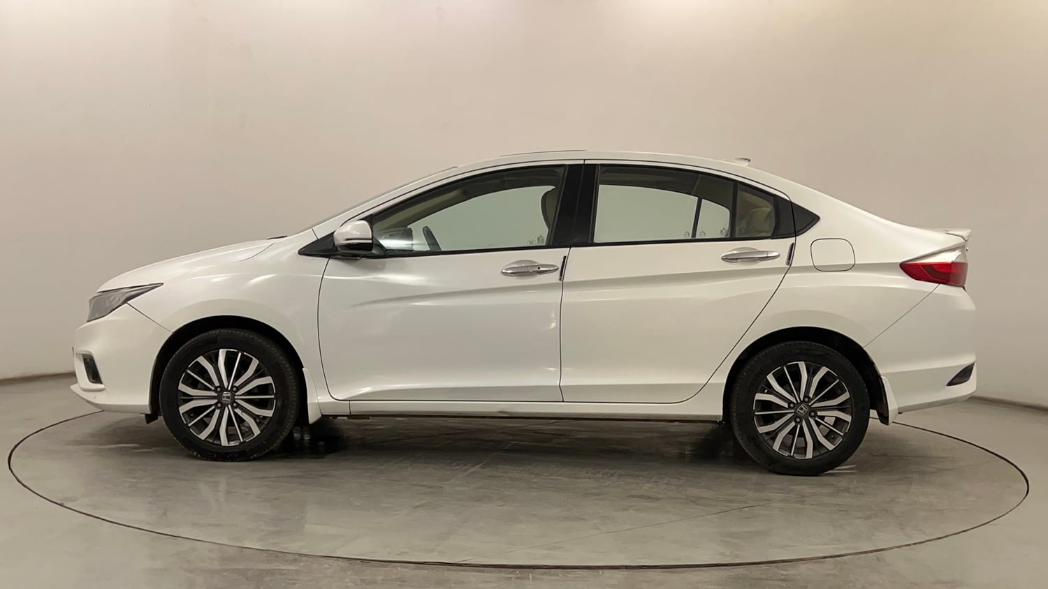 Used 2017 Honda City ZX CVT Petrol Petrol Automatic exterior LEFT SIDE VIEW