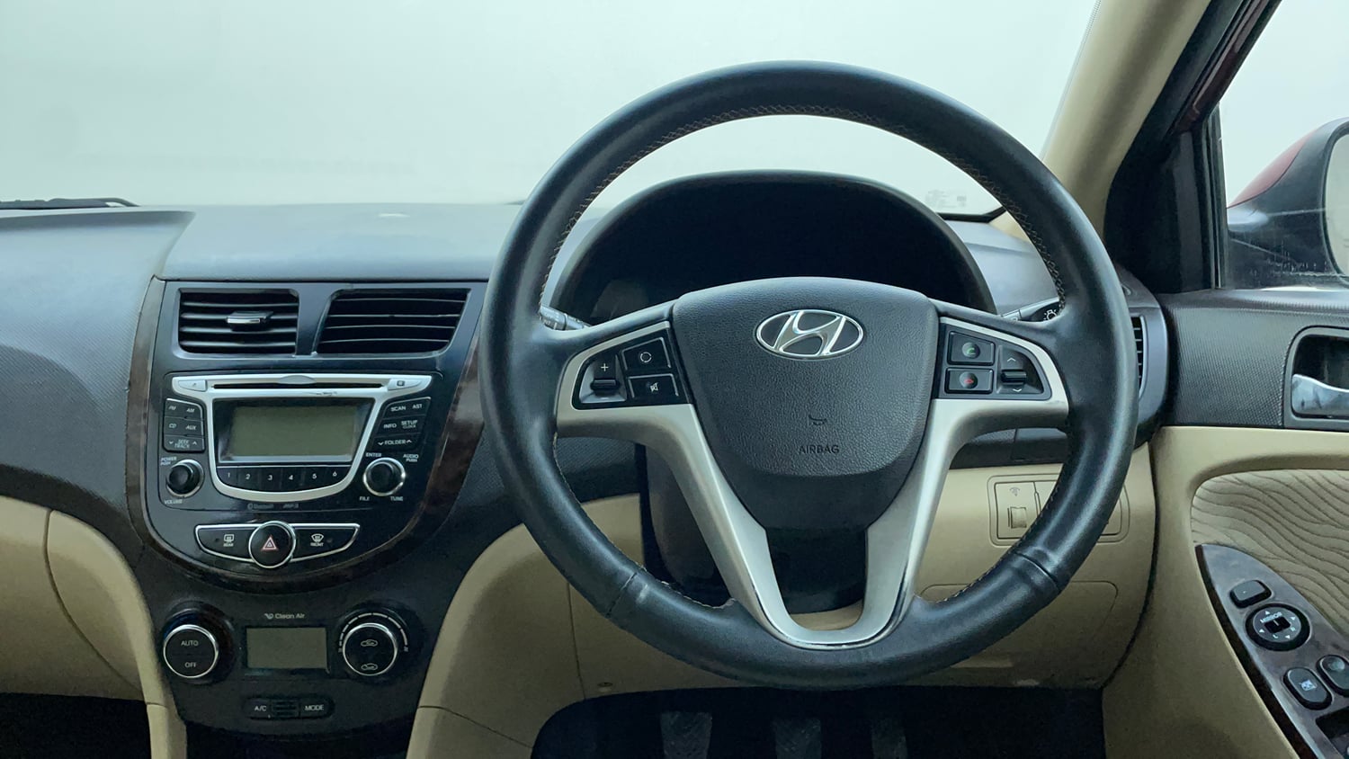 Used 2013 Hyundai Verna Fluidic 1.6 VTVT SX Petrol Manual interior STEERING VIEW