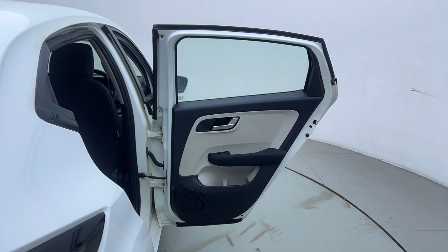 Used 2021 Tata Altroz XZ Petrol Petrol Manual interior RIGHT REAR DOOR OPEN VIEW