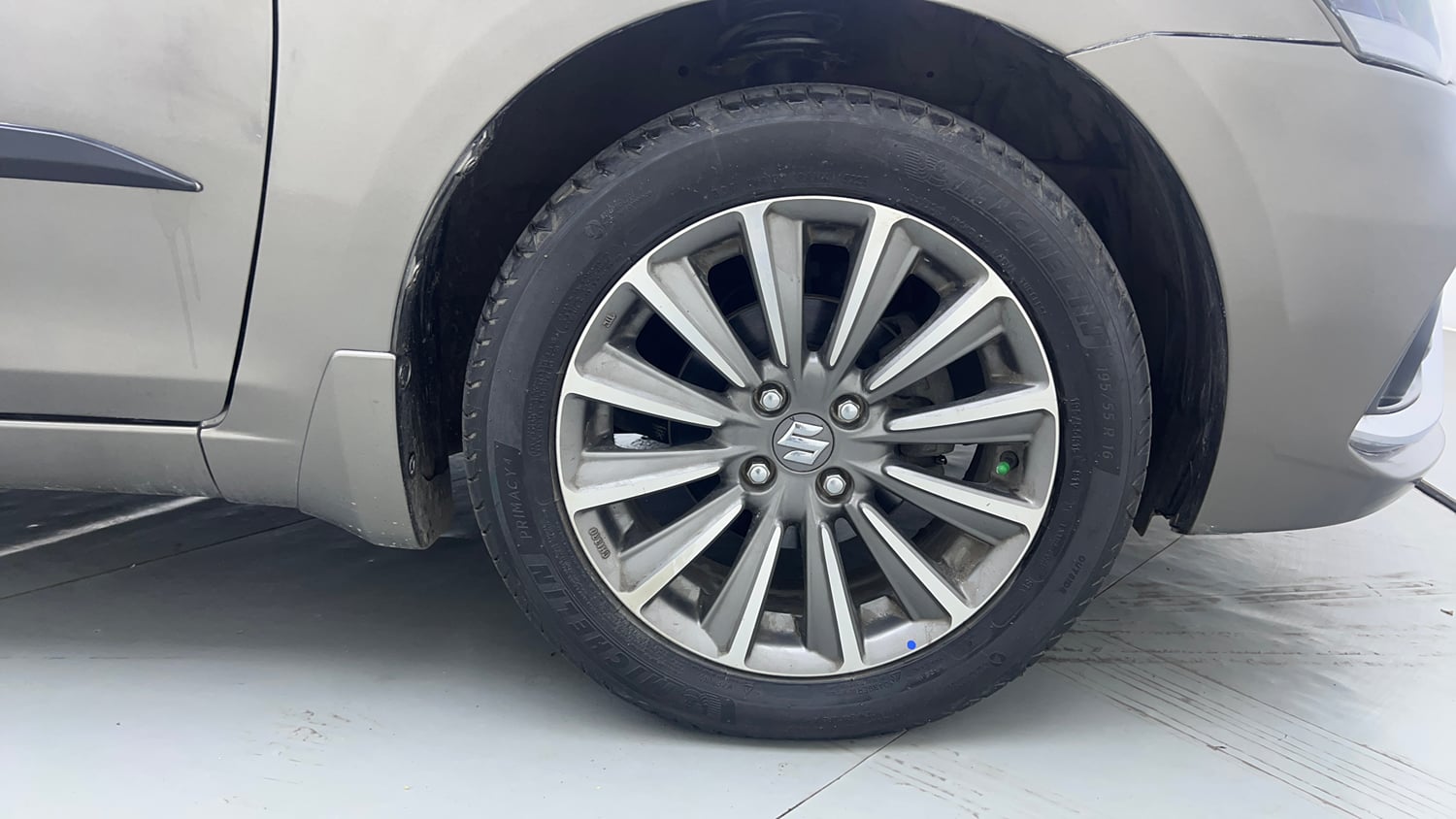 Used 2020 Maruti Suzuki Ciaz Alpha 1.5 AT Petrol Automatic tyres RIGHT FRONT TYRE RIM VIEW