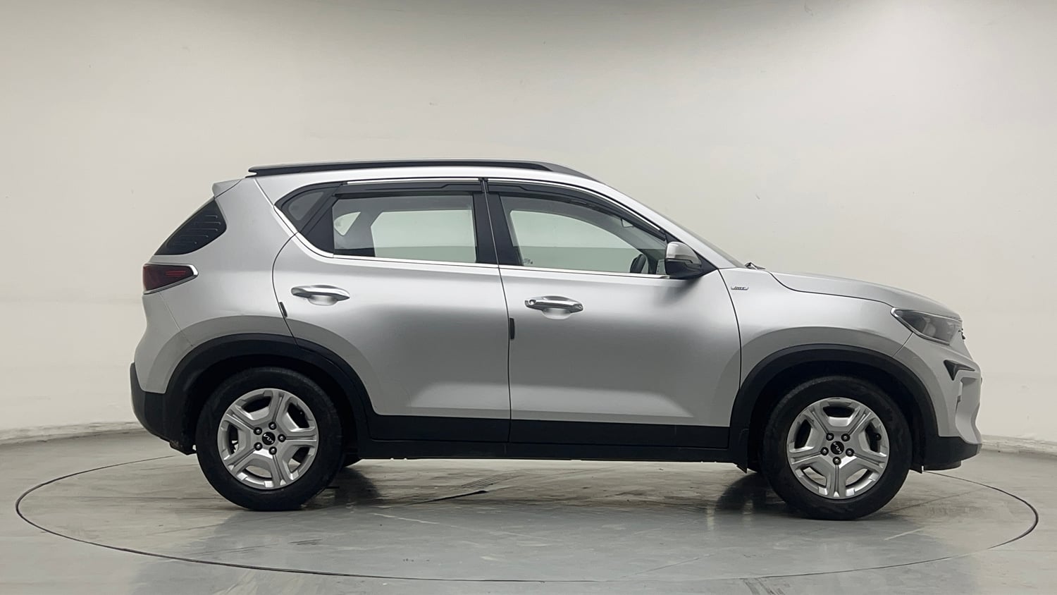 Used 2024 Kia Sonet HTK Plus 1.2 Petrol+Cng (outside fitted) Cng Manual exterior RIGHT SIDE VIEW