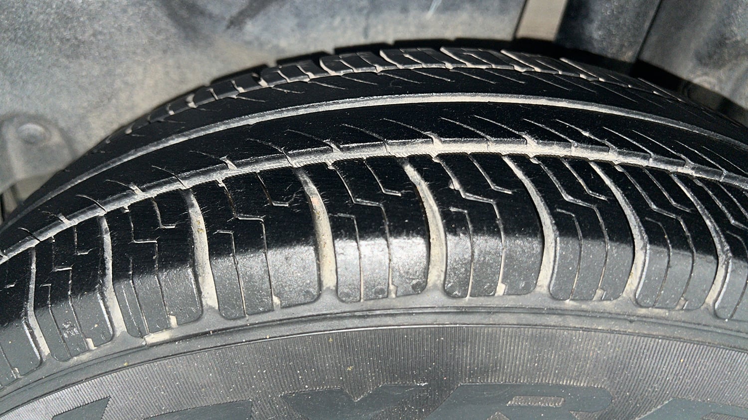 Used 2015 Maruti Suzuki Swift Dzire VXI Petrol Manual tyres LEFT REAR TYRE TREAD VIEW
