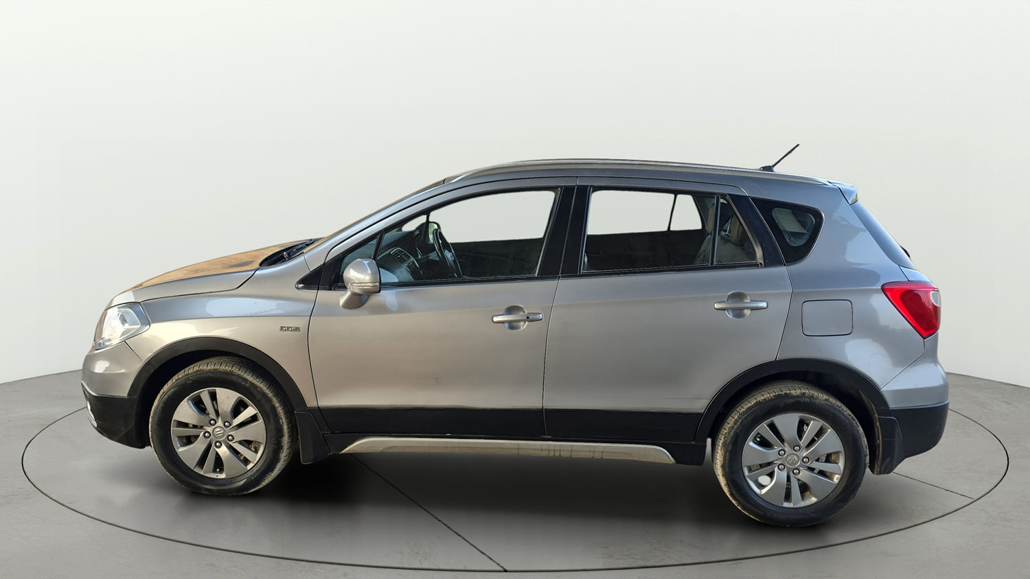 Used 2016 Maruti Suzuki S-Cross Alpha 1.6 Diesel Manual exterior LEFT SIDE VIEW
