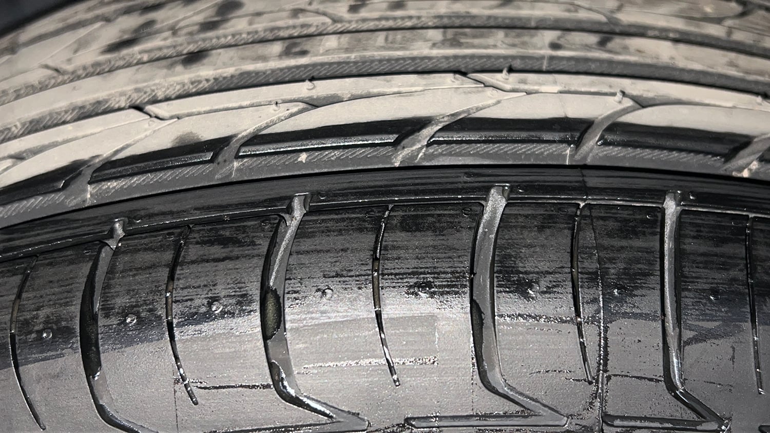Used 2022 Tata Nexon XZA Plus  (S) Dual Tone Petrol Automatic tyres LEFT REAR TYRE TREAD VIEW