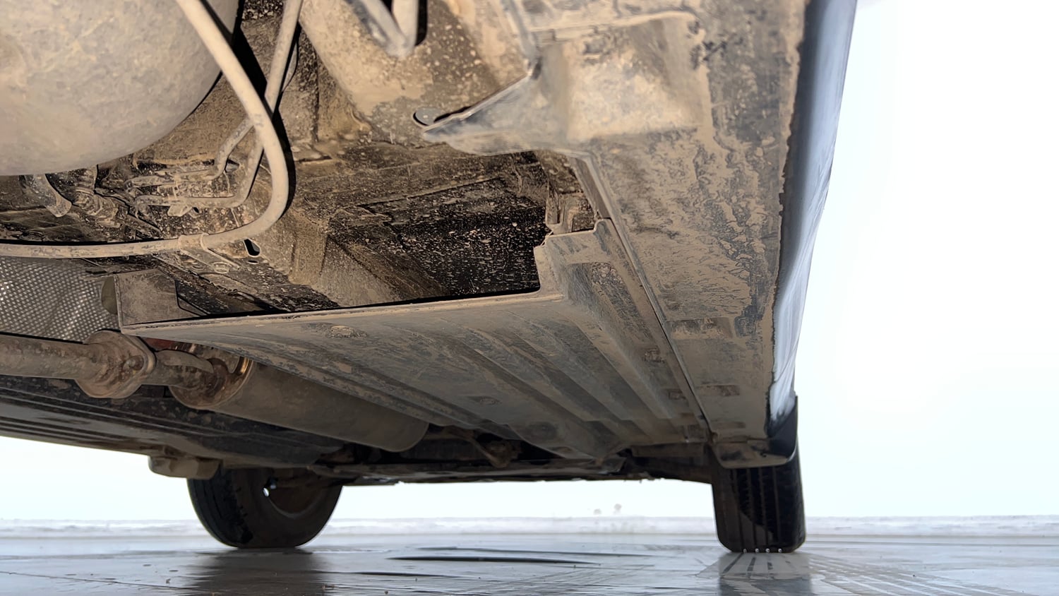 Used 2023 Maruti Suzuki Grand Vitara Delta Smart Hybrid Petrol Manual extra REAR RIGHT UNDERBODY VIEW