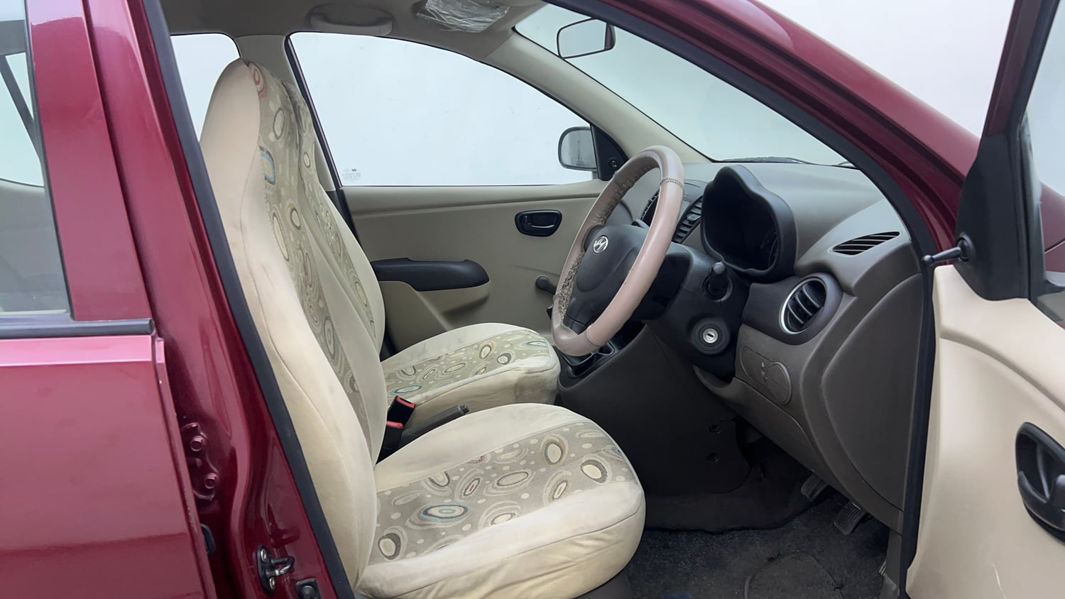 Used 2014 Hyundai i10 Era 1.1 iRDE2 Petrol Manual interior RIGHT SIDE FRONT DOOR CABIN VIEW