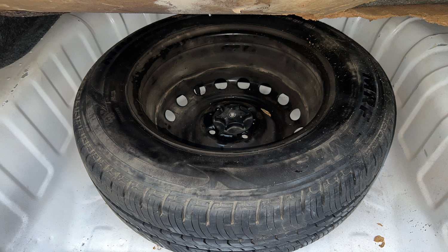 Used 2013 Nissan Sunny XL Petrol Manual tyres SPARE TYRE VIEW