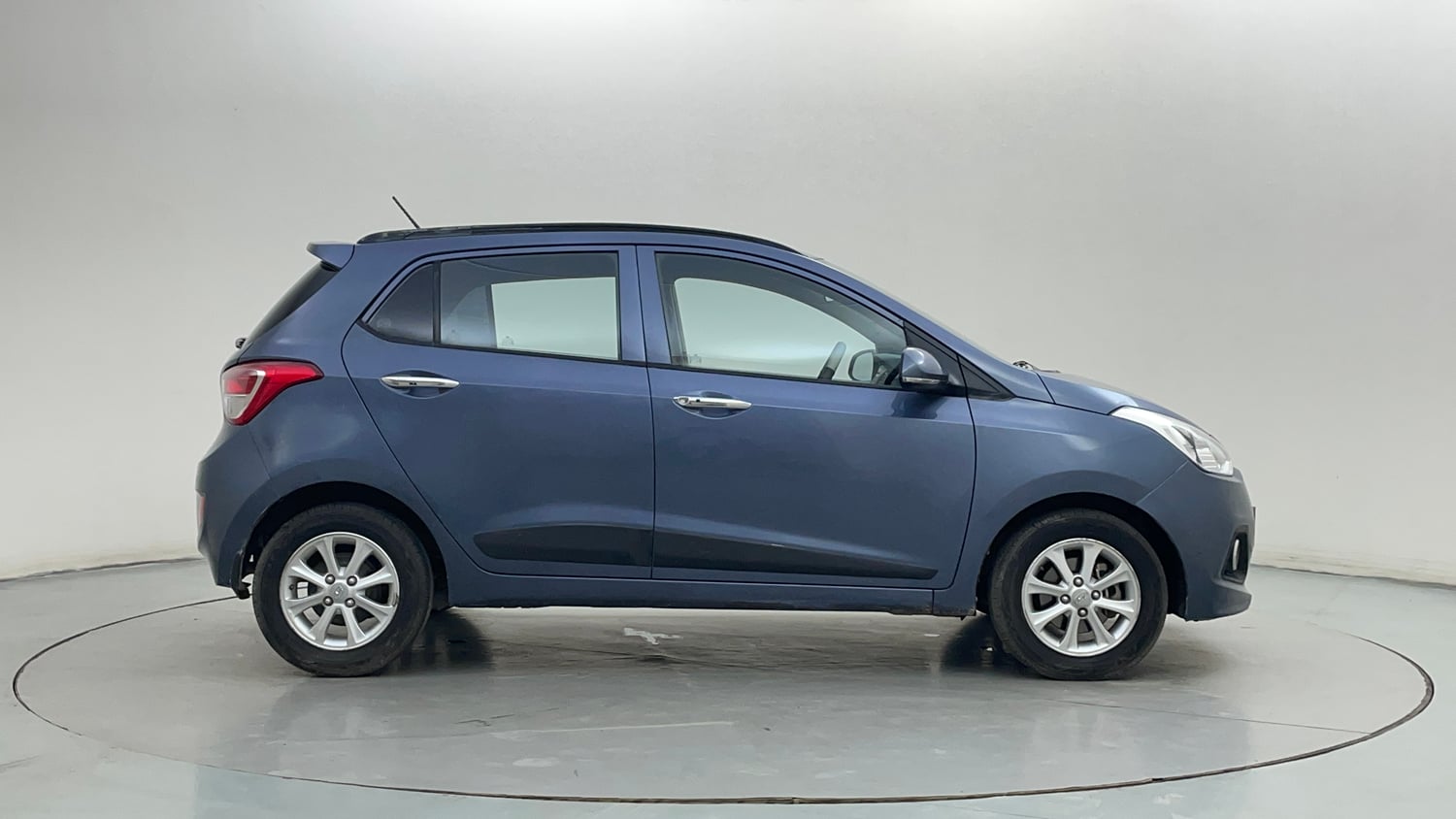 Used 2014 Hyundai Grand i10 Asta AT 1.2 Kappa VTVT Petrol Automatic exterior RIGHT SIDE VIEW