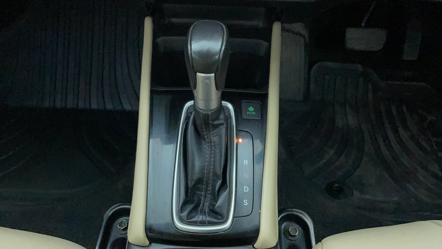 Used 2020 Honda City ZX CVT Petrol Petrol Automatic interior GEAR  KNOB VIEW