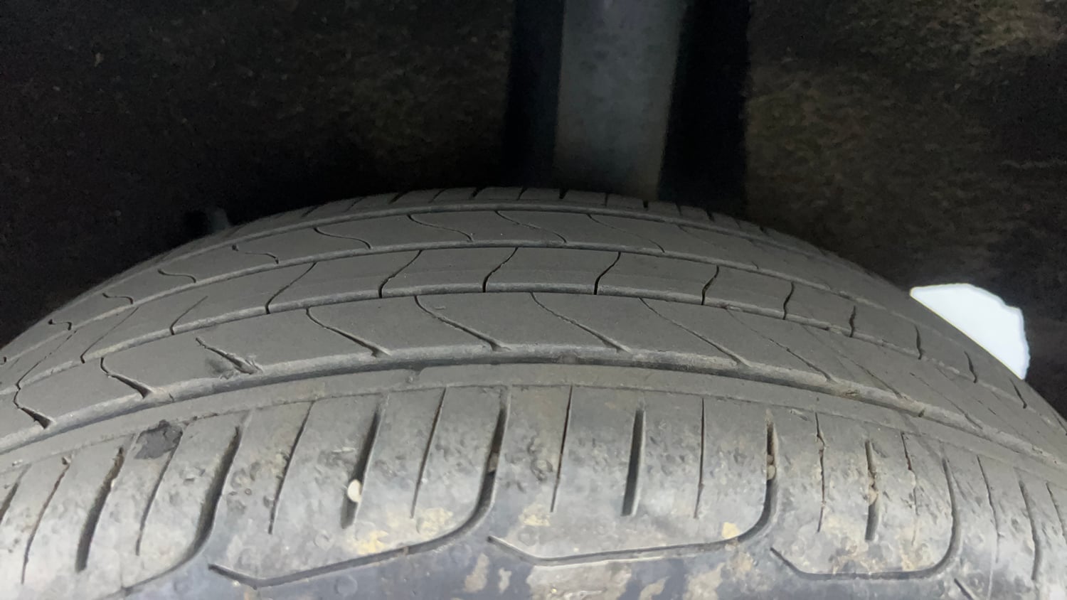 Used 2020 Maruti Suzuki Baleno Zeta Automatic Petrol Automatic tyres LEFT REAR TYRE TREAD VIEW
